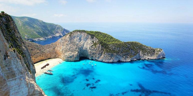 Възможно ли е? Драма с плажовете в Гърция